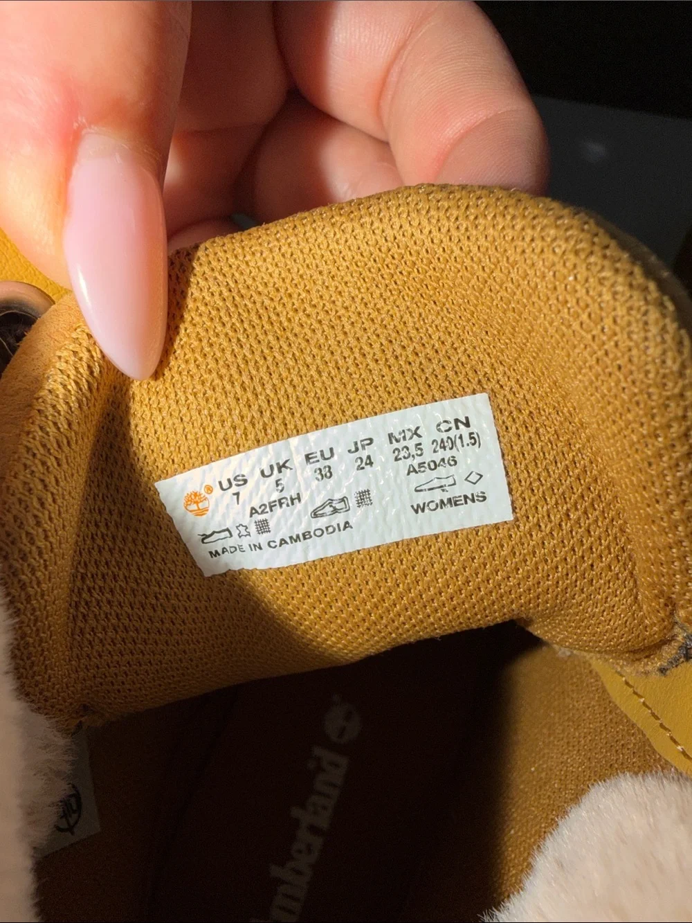 Timberland Tan Nubuck Shearling-Trim Lace-Up Boots